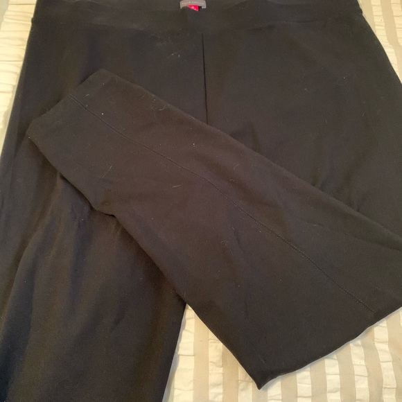 Pantalon Legging noir uni avec une coupe skinny et 2 poches arrières B.YOUNG - CCV Mode